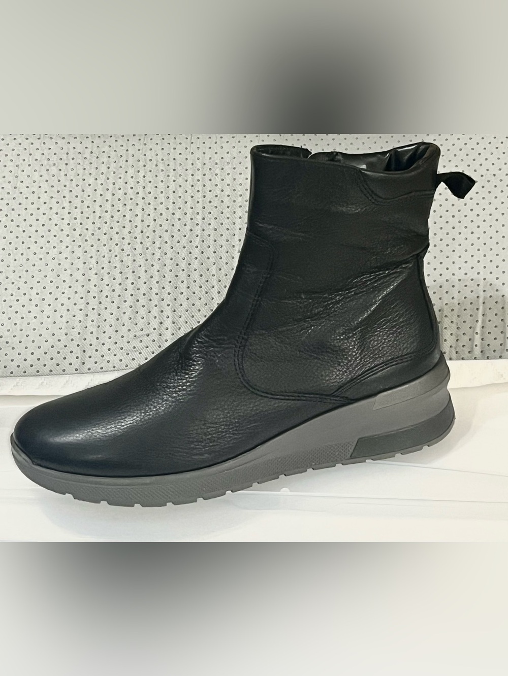 Ara Newberry HighSoft Black Leather Gray Soles Ankle Boots Wool Lined 7UK 9-9.5
